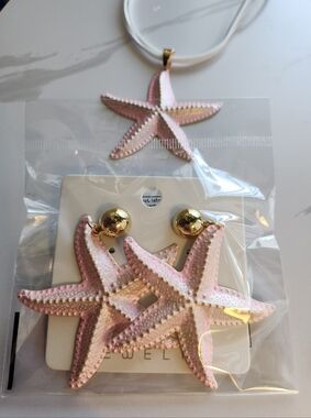 Iridescent Pink Starfish Pendant Necklace And Earrings Set